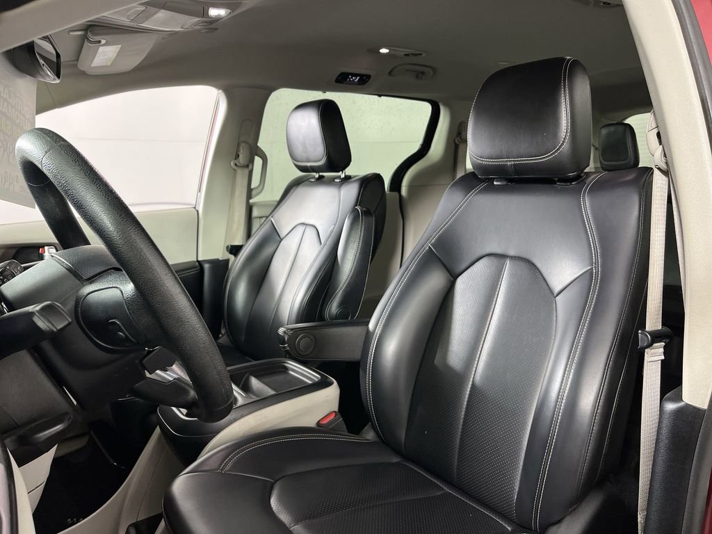 Used 2021 Chrysler Voyager Lxi FWD image 11