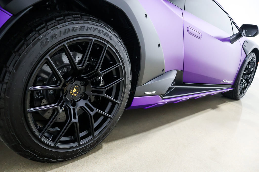 Used 2024 Lamborghini Huracan Sterrato AWD/4WD image 17