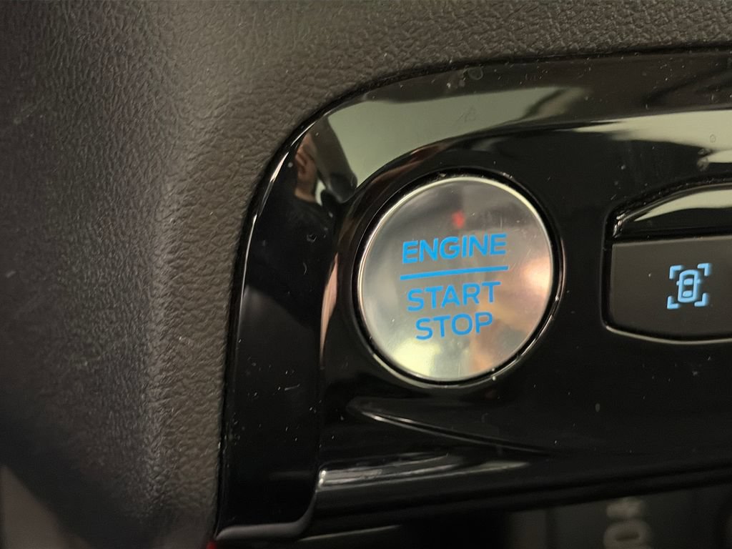 Used 2024 Ford Escape Platinum w/ Premium Technology Package AWD/4WD image 22