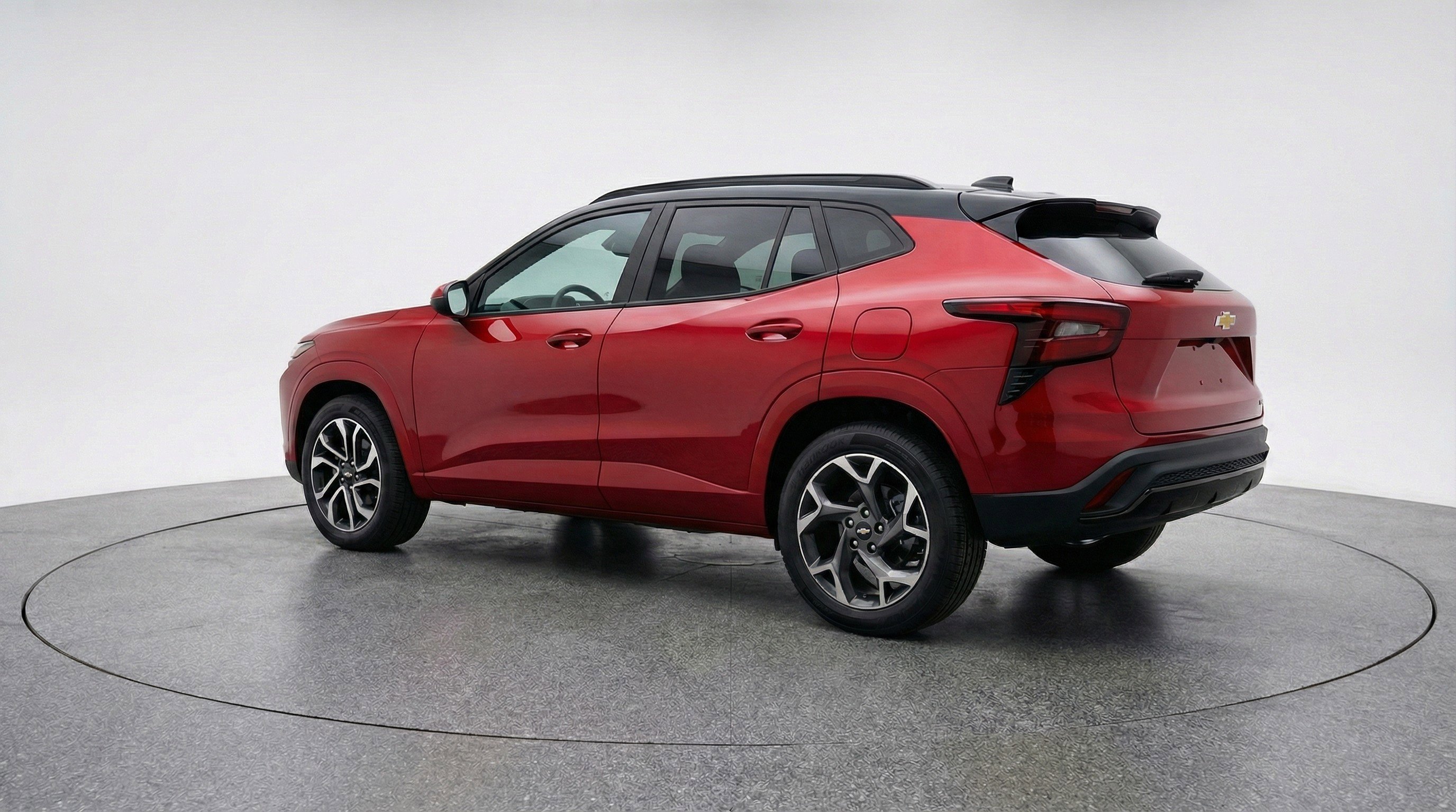 Used 2025 Chevrolet Trax LT FWD image 6