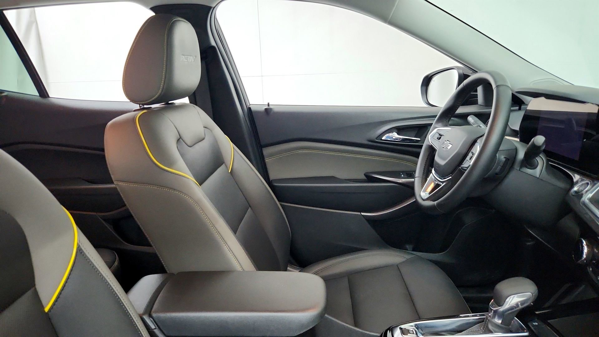 Used 2024 Chevrolet Trax ACTIV w/ Driver Confidence Package FWD image 29
