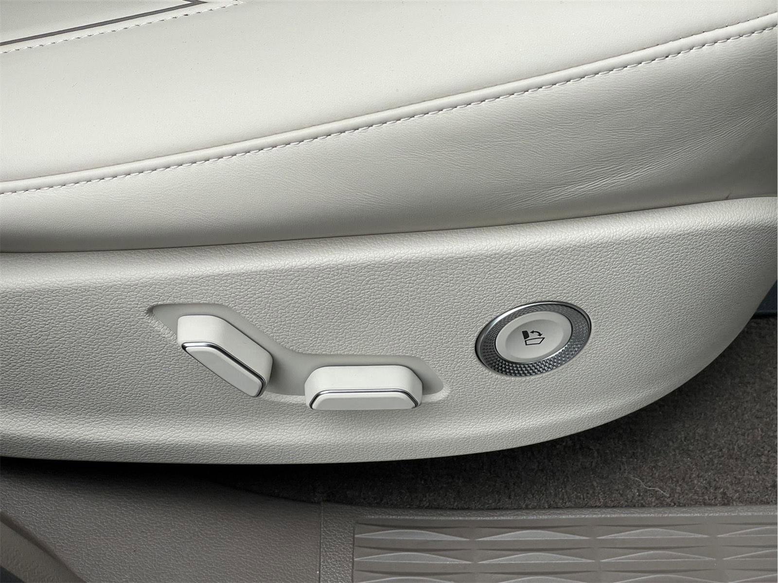 Used 2023 Genesis GV80 3.5T w/ Prestige Package image 21