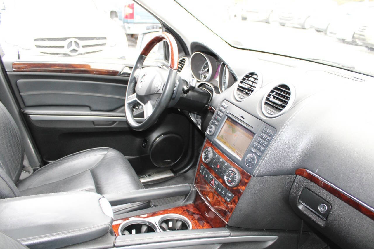 Used 2012 Mercedes-Benz GL 550 GL 550 4MATIC AWD 4dr SUV image 12