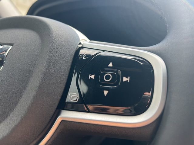 Certified 2025 Volvo XC60 B5 Ultra image 33