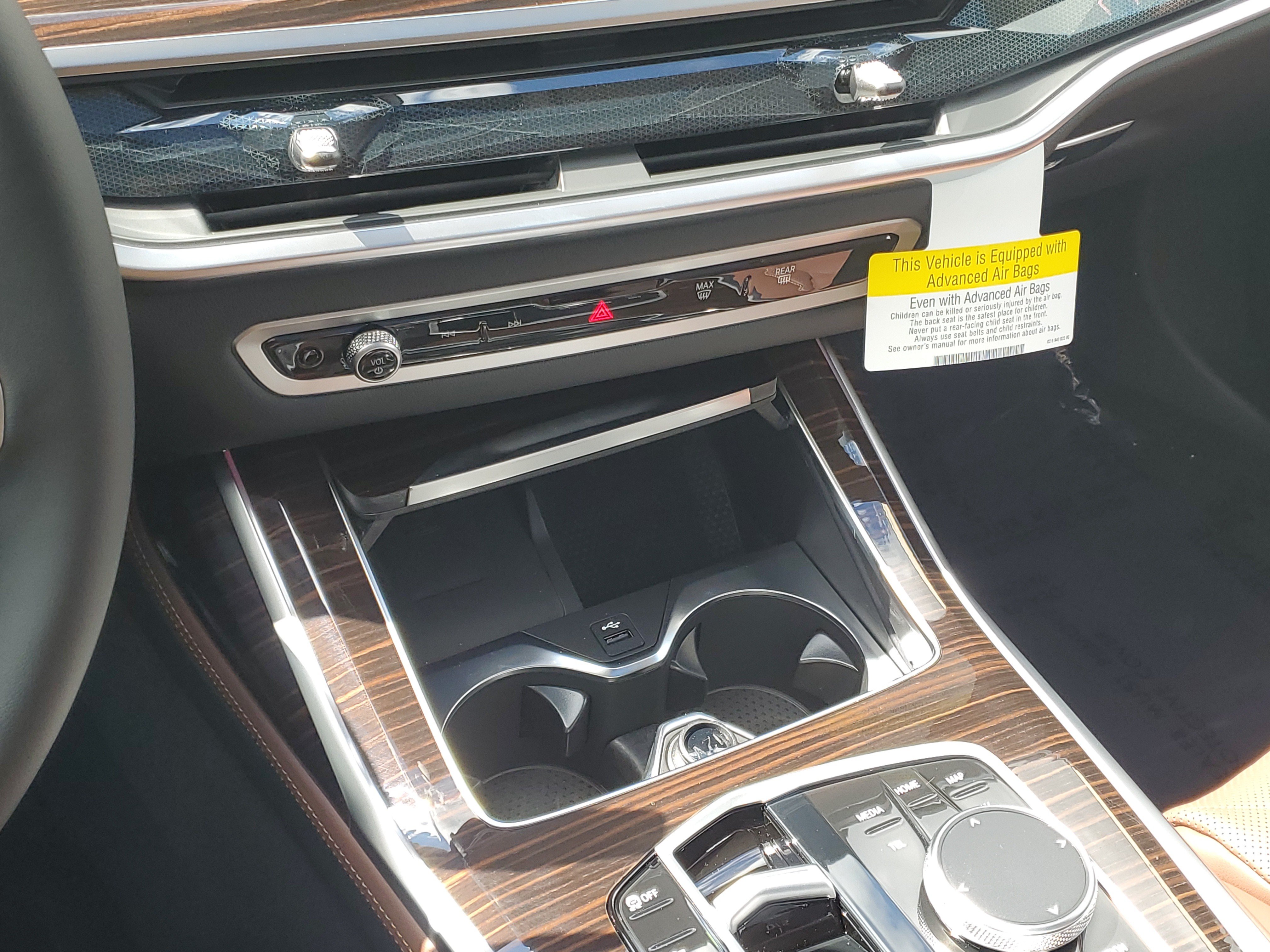 New 2026 BMW X7 xDrive40i w/ Premium Package AWD/4WD image 18