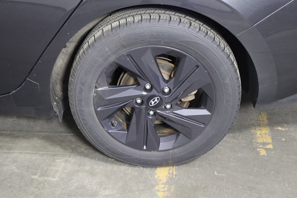 Used 2022 Hyundai Elantra SEL FWD image 37