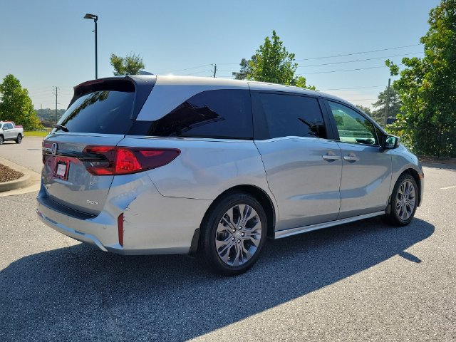 Certified 2025 Honda Odyssey Touring image 4