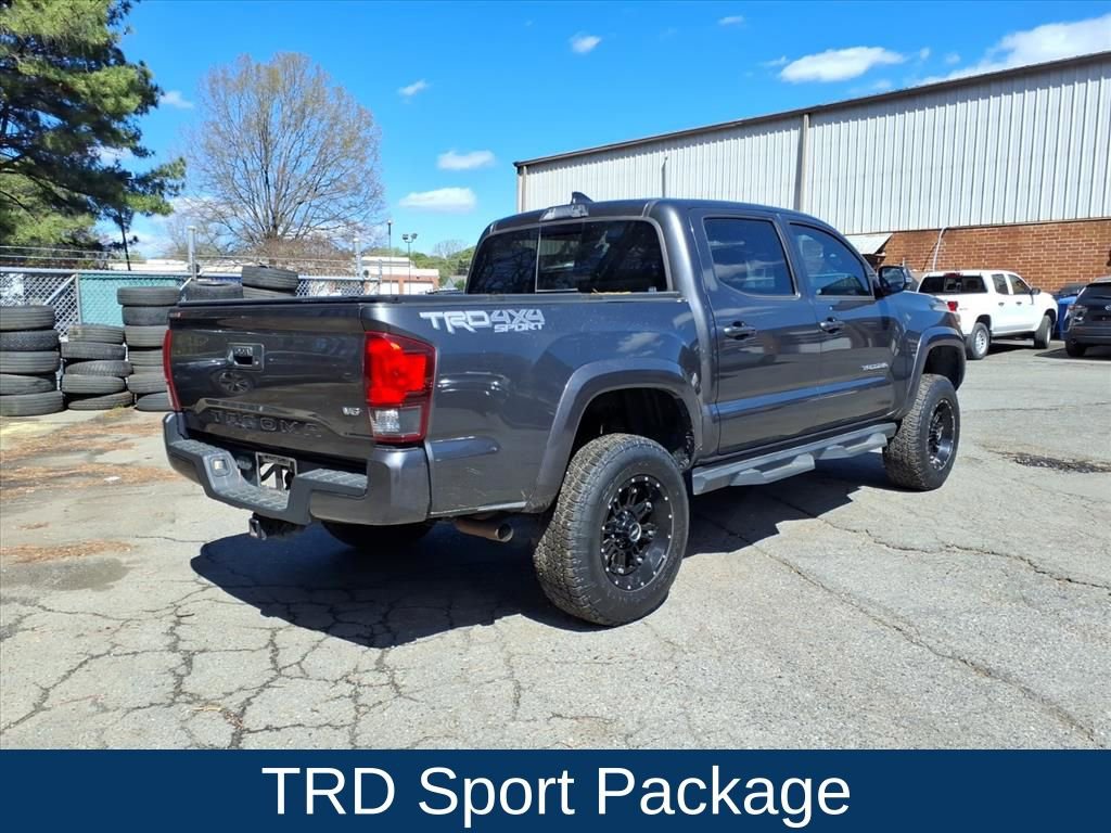 Used 2019 Toyota Tacoma TRD Sport image 3