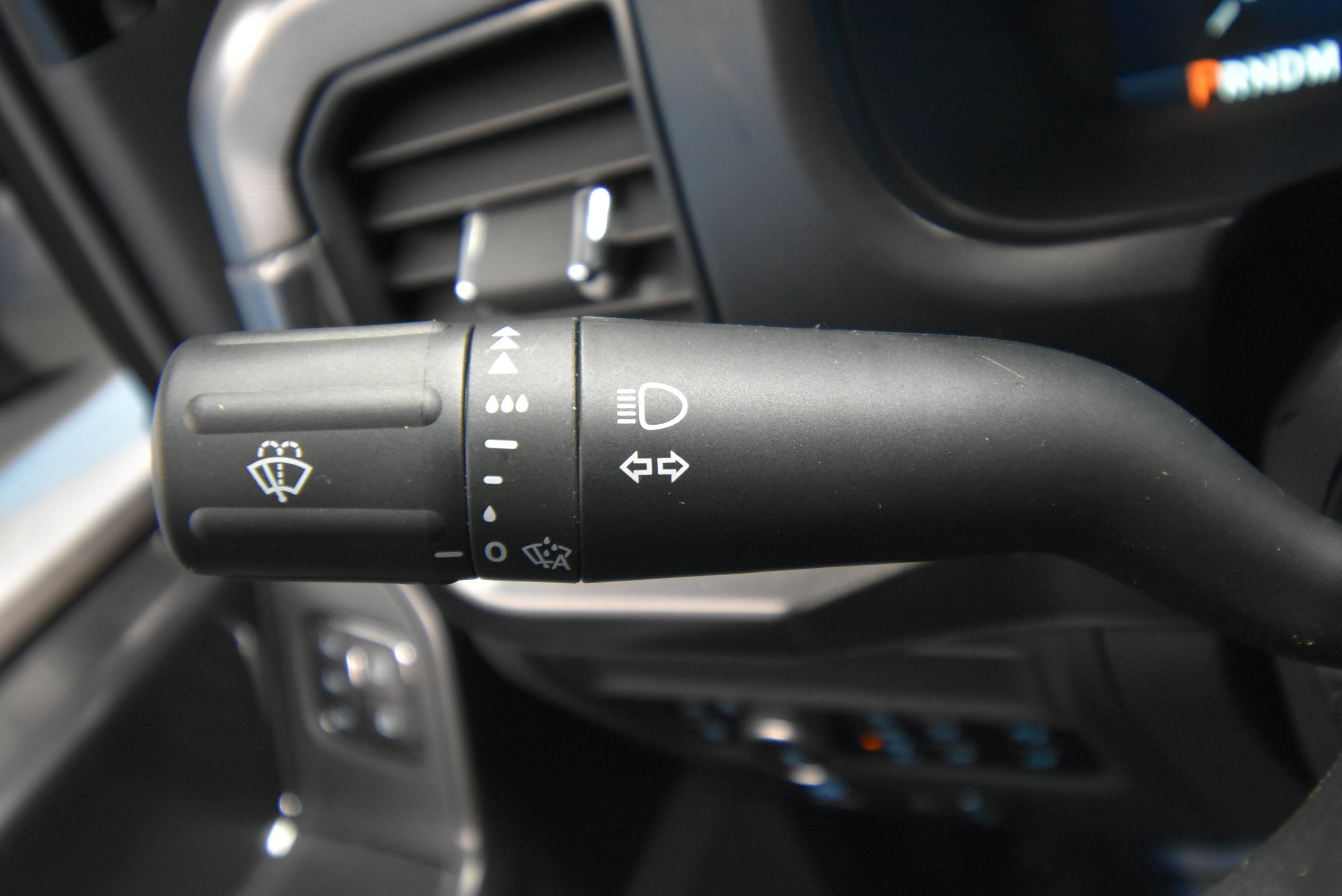 New 2025 Ford F150 Lariat w/ Equipment Group 502A High image 12