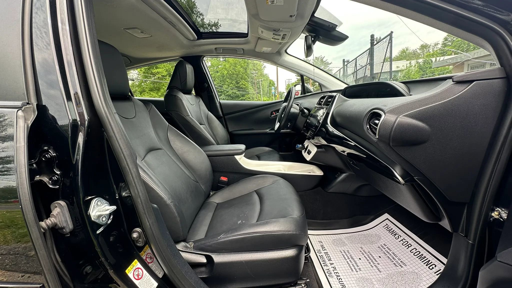 Used 2016 Toyota Prius Four w/ Advanced Technology Package FWD image 28