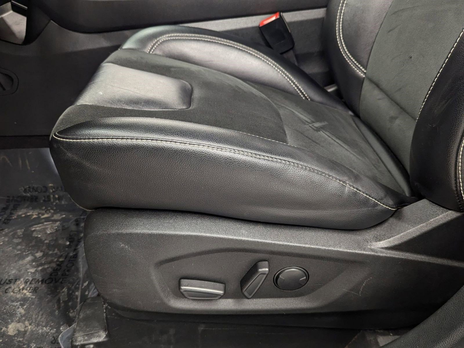 Used 2022 Ford Edge ST image 11