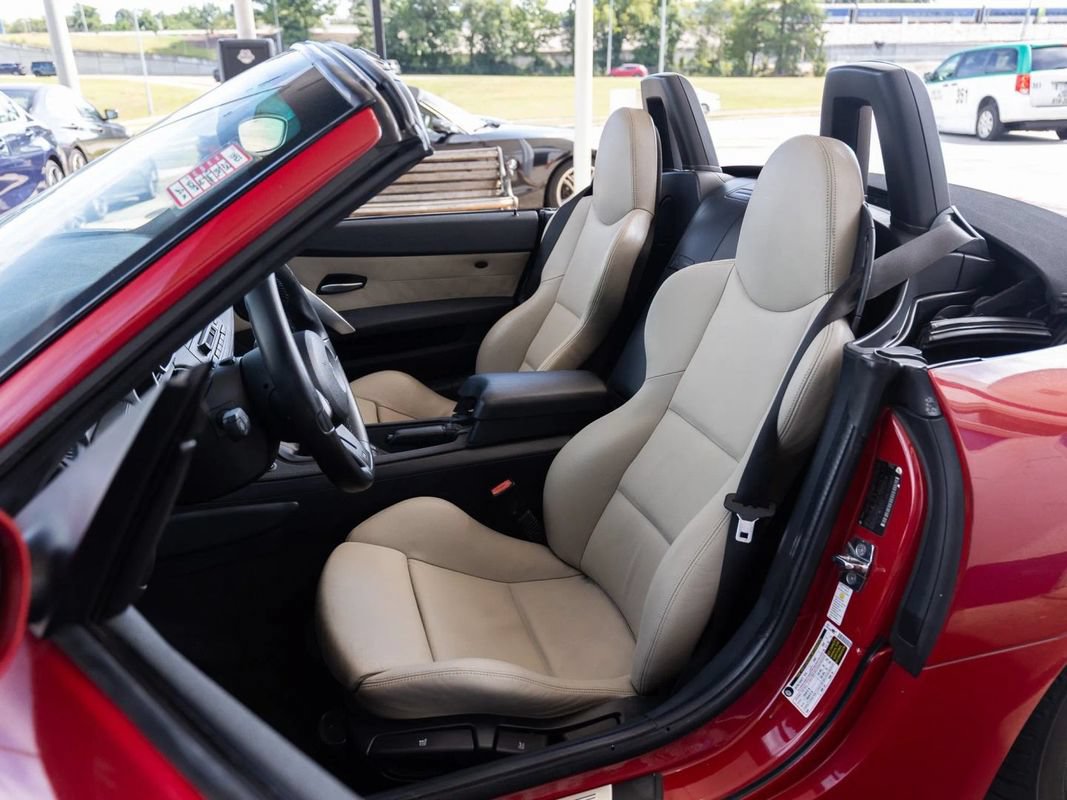 Used 2008 BMW M Roadster RWD image 16
