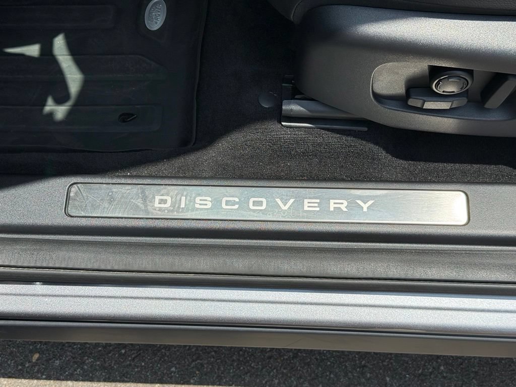 Certified 2025 Land Rover Discovery Sport Dynamic SE AWD/4WD image 13