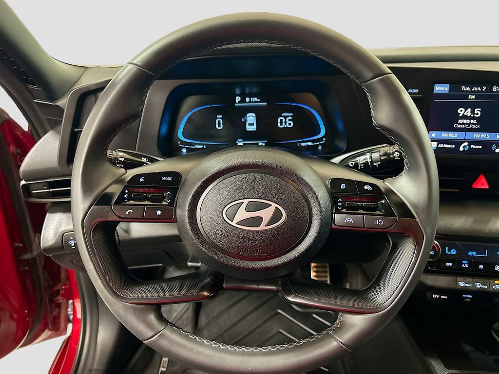 Used 2025 Hyundai Elantra Sport FWD image 9
