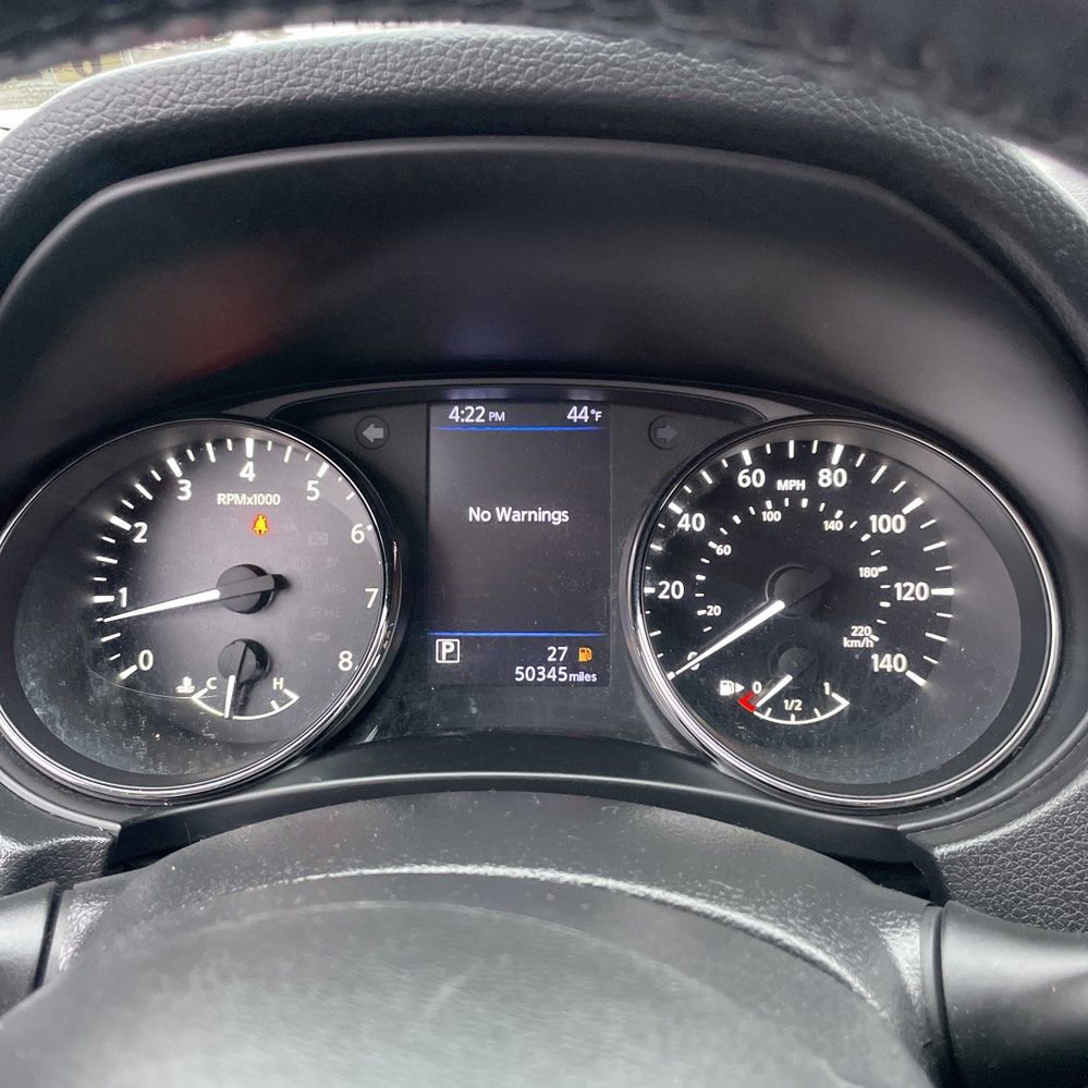 Used 2020 Nissan Rogue SV image 3