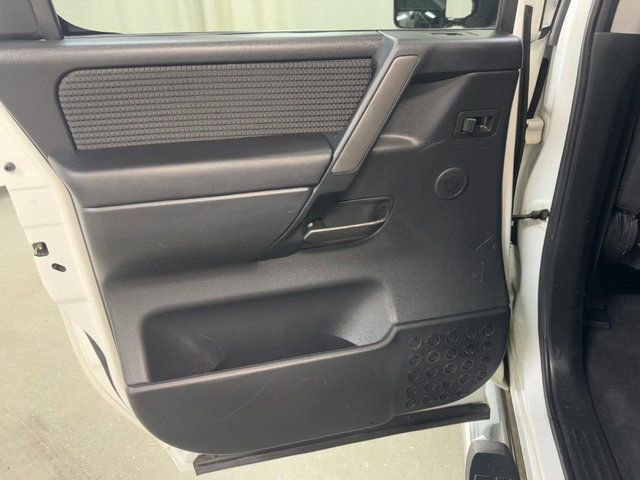 Used 2013 Nissan Titan SV image 29