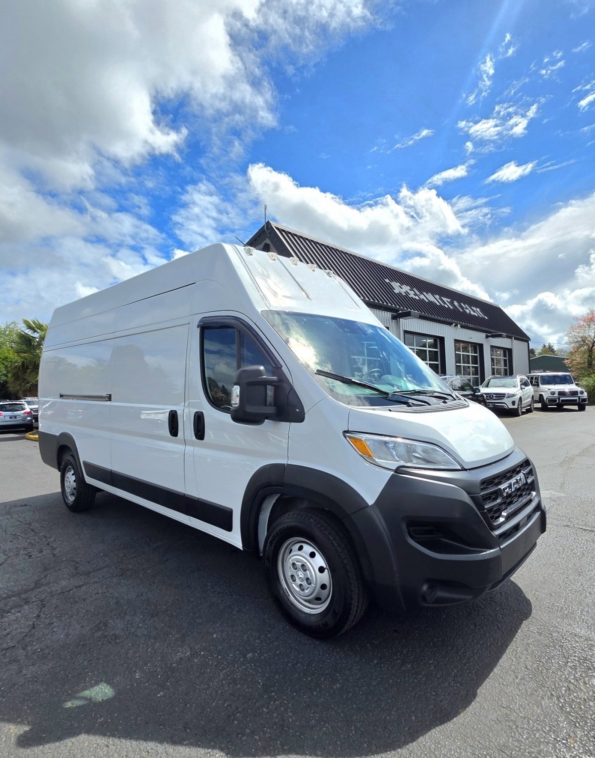 Used 2023 RAM ProMaster 3500 FWD image 1