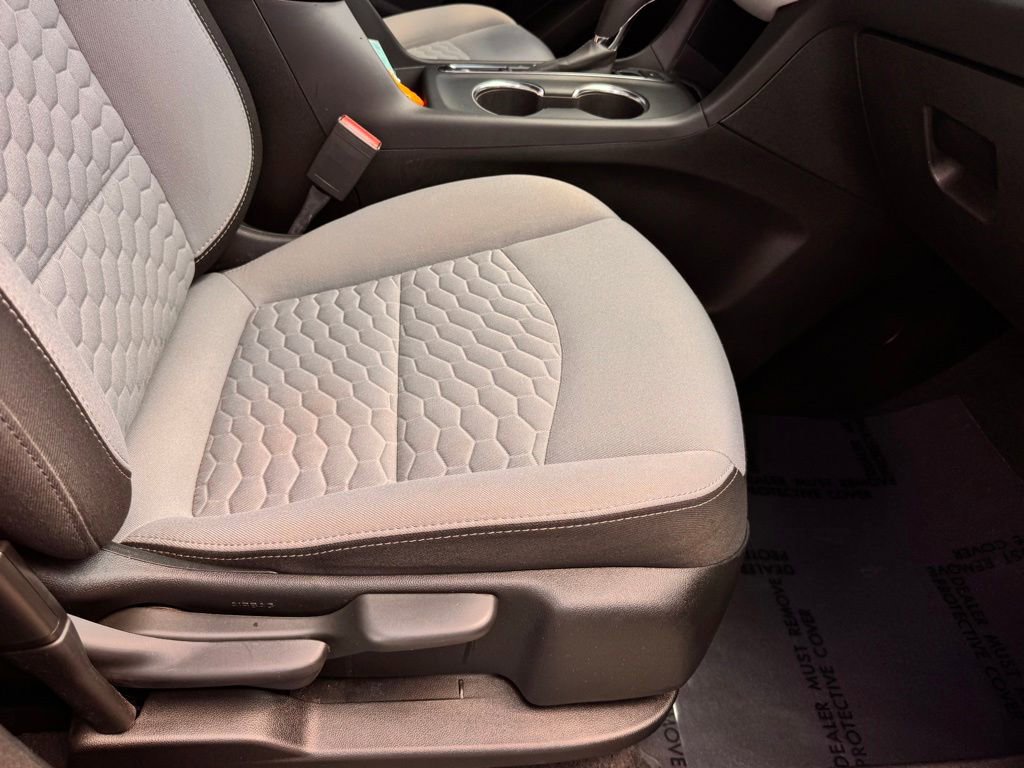 Used 2021 Chevrolet Equinox LS image 29