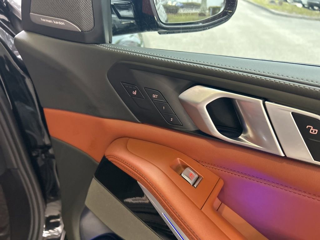 Used 2023 BMW X7 M60i w/ Executive Package image 27