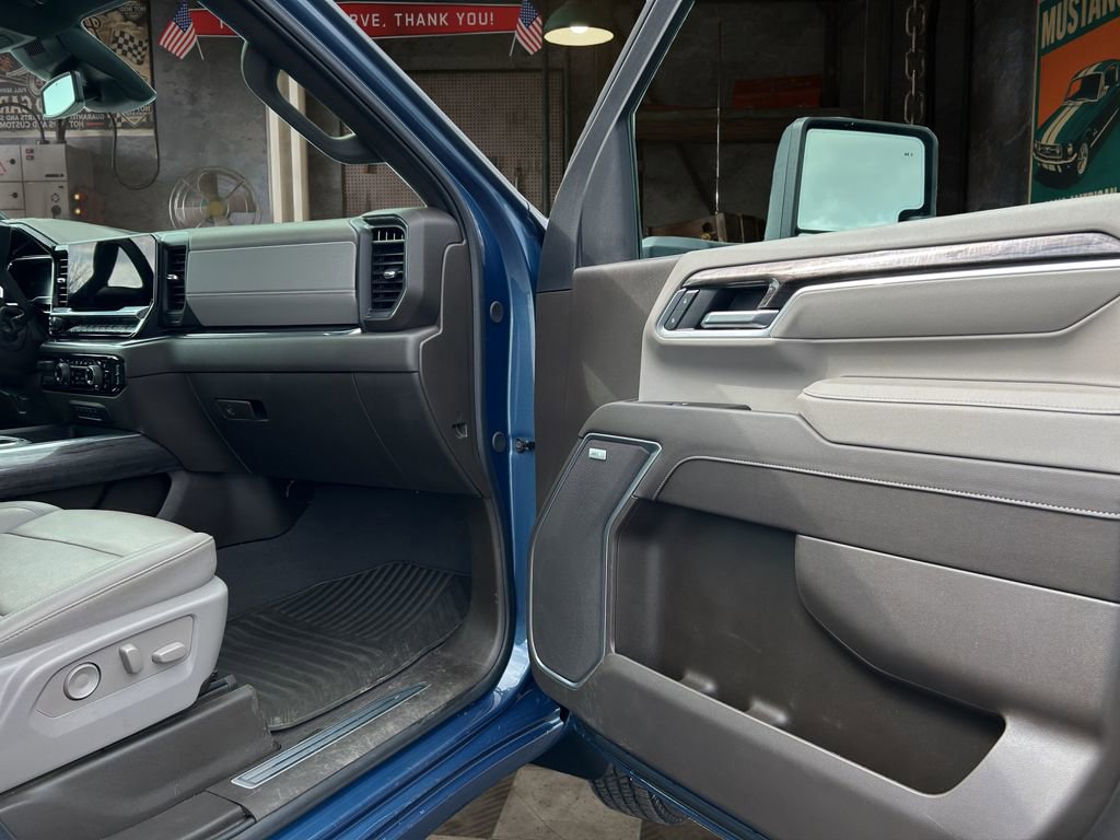 Certified 2025 Chevrolet Silverado 3500 LTZ w/ LTZ Plus Package image 17