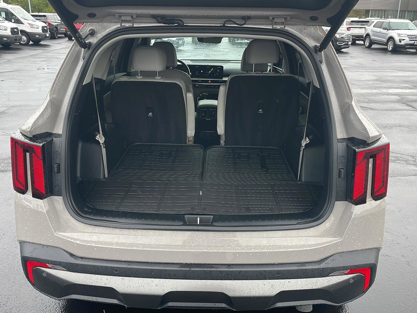 Used 2025 Kia Sorento SX AWD/4WD image 31