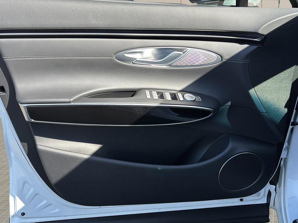 Certified 2026 Genesis GV70 2.5T image 11