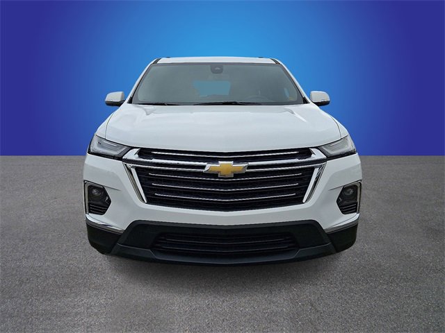 Used 2023 Chevrolet Traverse LT image 2