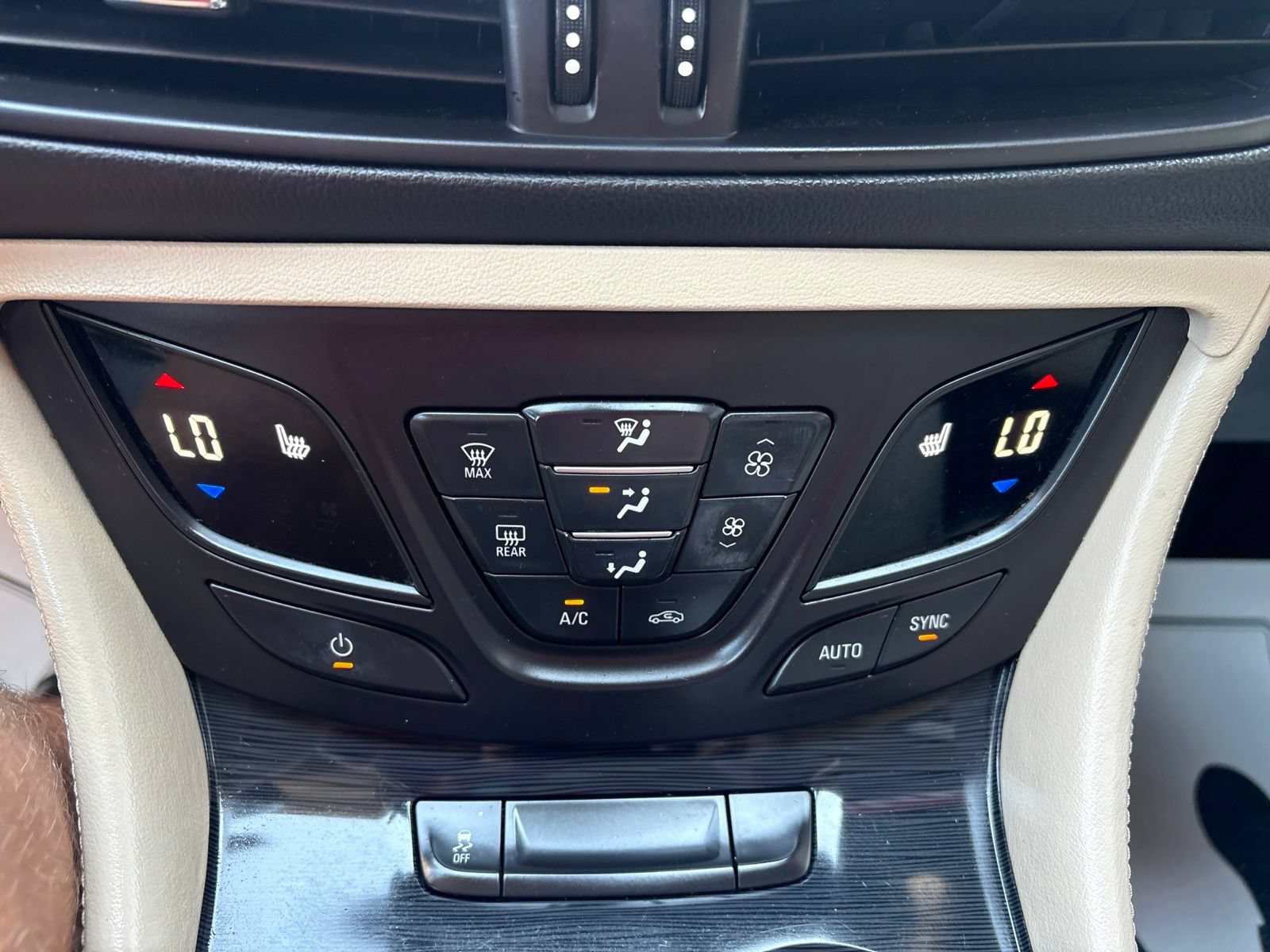 Used 2017 Buick Envision Preferred FWD image 28