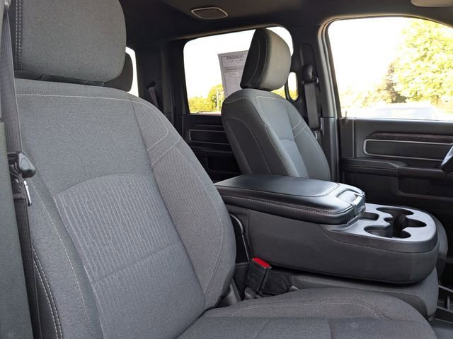 Used 2024 RAM 2500 Big Horn w/ Sport Appearance Package AWD/4WD image 28