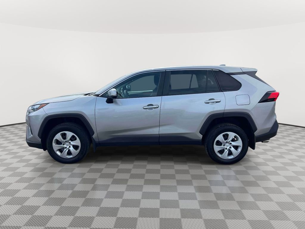 Used 2023 Toyota RAV4 LE AWD/4WD image 7