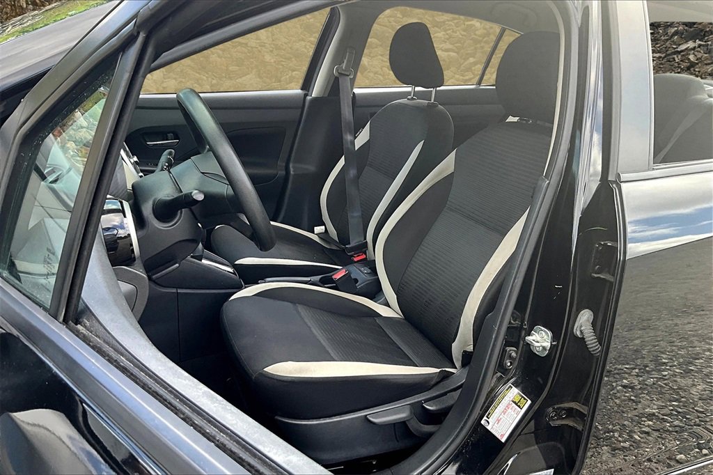 Used 2021 Nissan Versa SV image 23