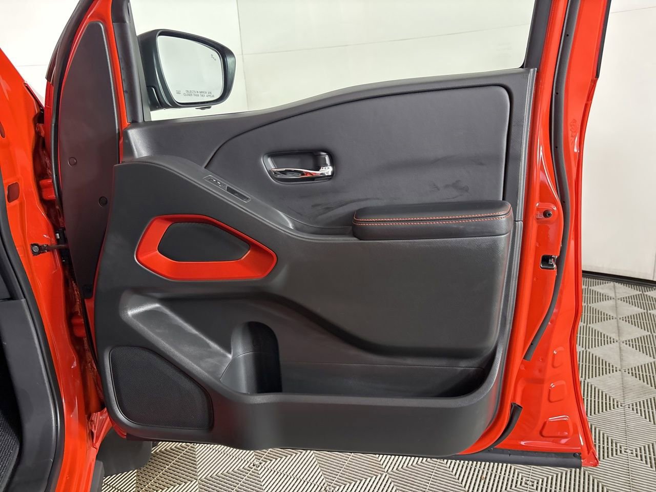 Used 2025 Nissan Frontier PRO-4X w/ Pro Convenience Package image 25