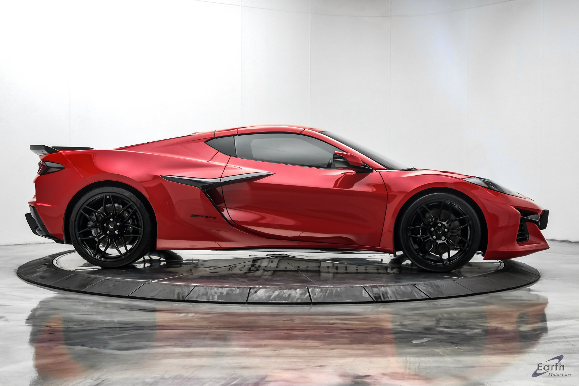 Used 2024 Chevrolet Corvette Z06 RWD image 28