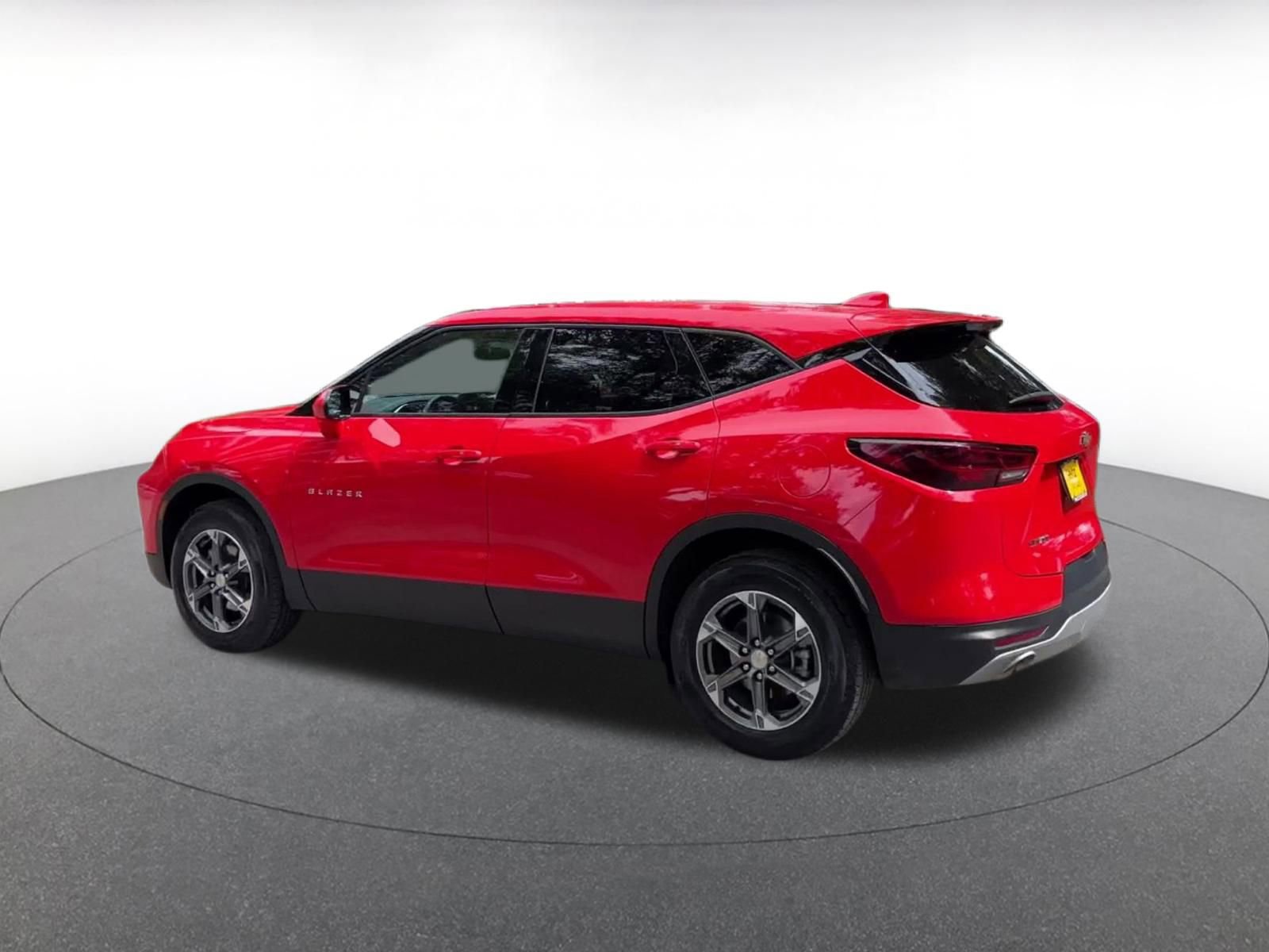Used 2025 Chevrolet Blazer LT FWD image 10