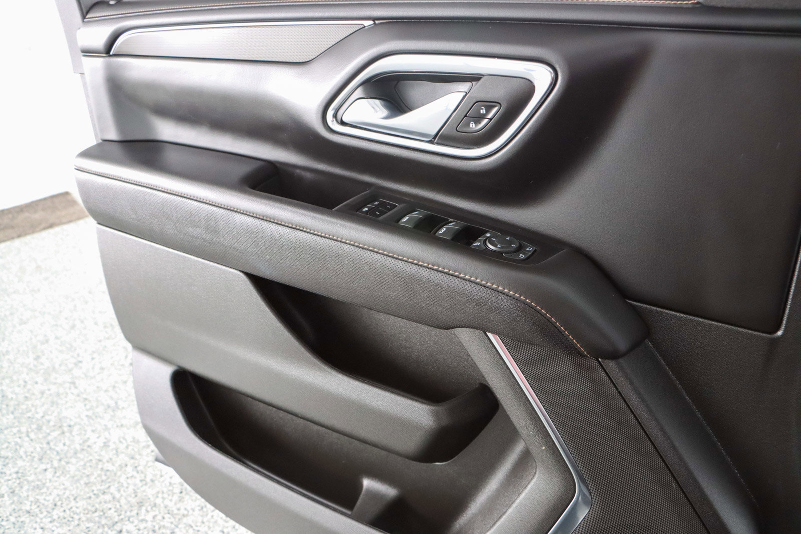 Used 2023 GMC Yukon XL AT4 image 25