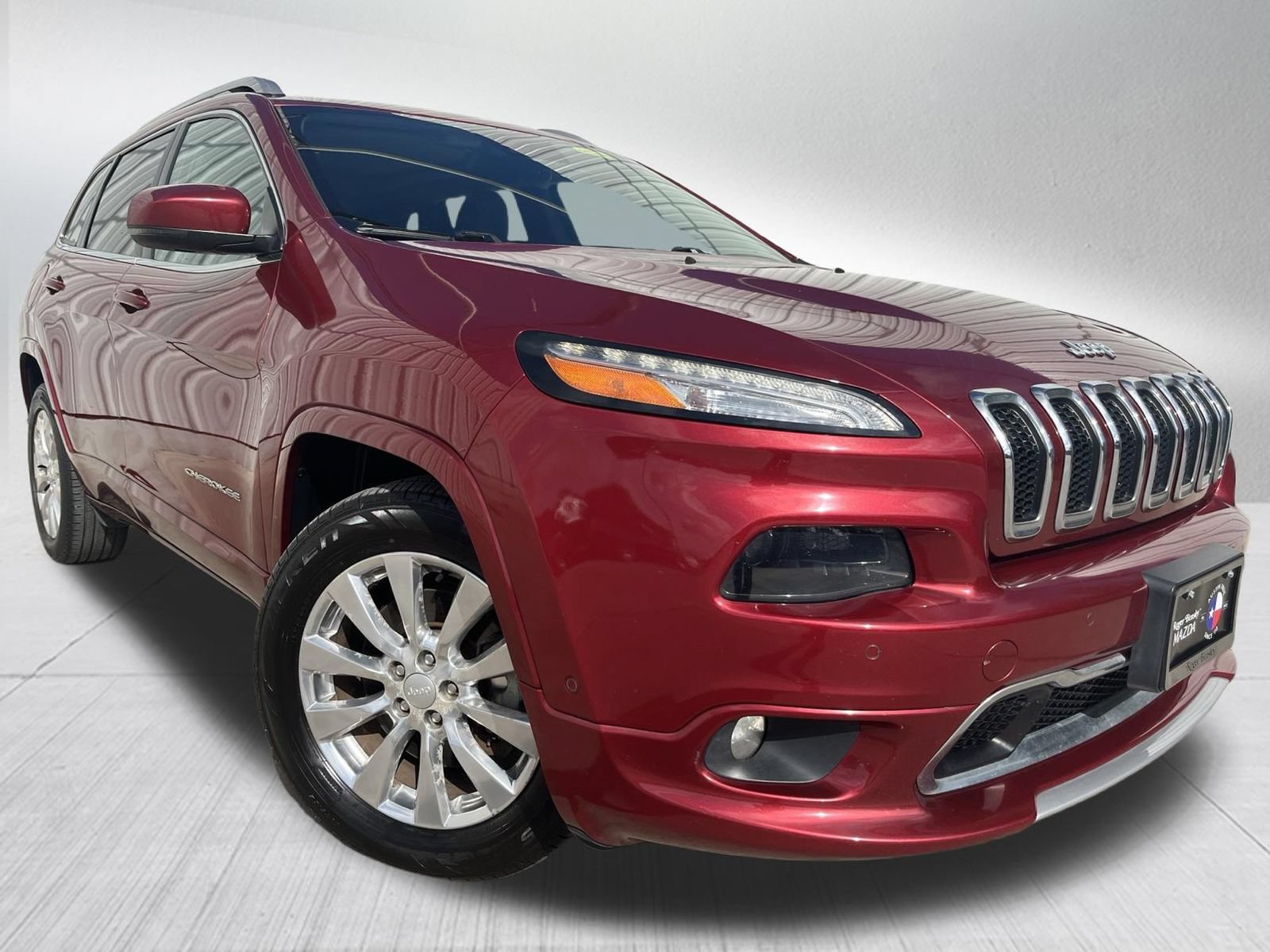 Used 2017 Jeep Cherokee Overland w/ Technology Group FWD image 3