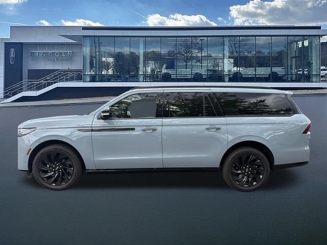 New 2025 Lincoln Navigator L Reserve w/ Jet Appearance Package AWD/4WD image 4