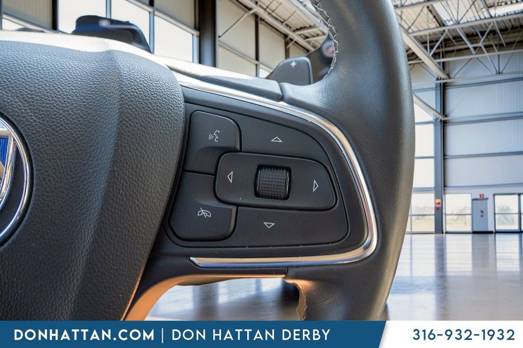 Used 2022 Buick Envision Avenir w/ Premium Seat Package FWD image 9
