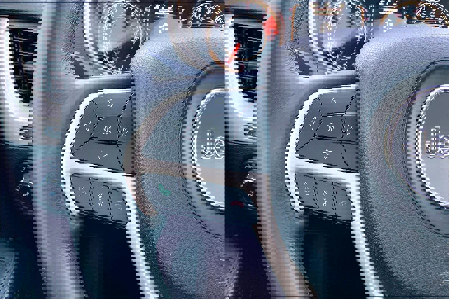 Used 2016 Jeep Cherokee Latitude w/ Cold Weather Group image 23