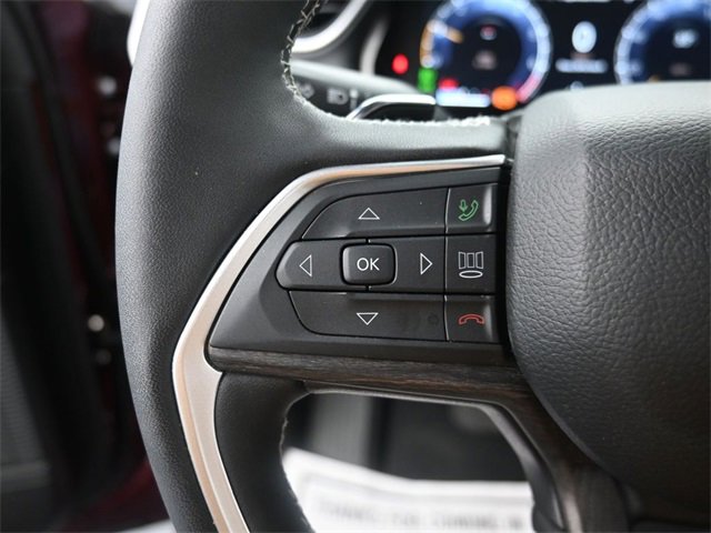 Used 2025 Jeep Grand Cherokee Limited w/ Luxury Tech Group II image 15