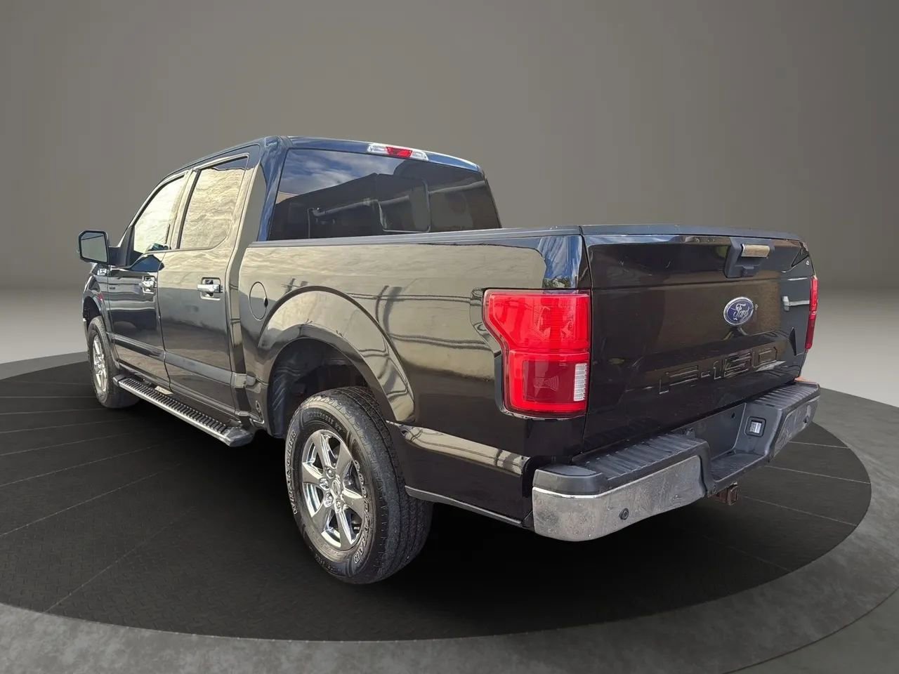 Used 2018 Ford F150 XLT w/ Equipment Group 302A Luxury image 7