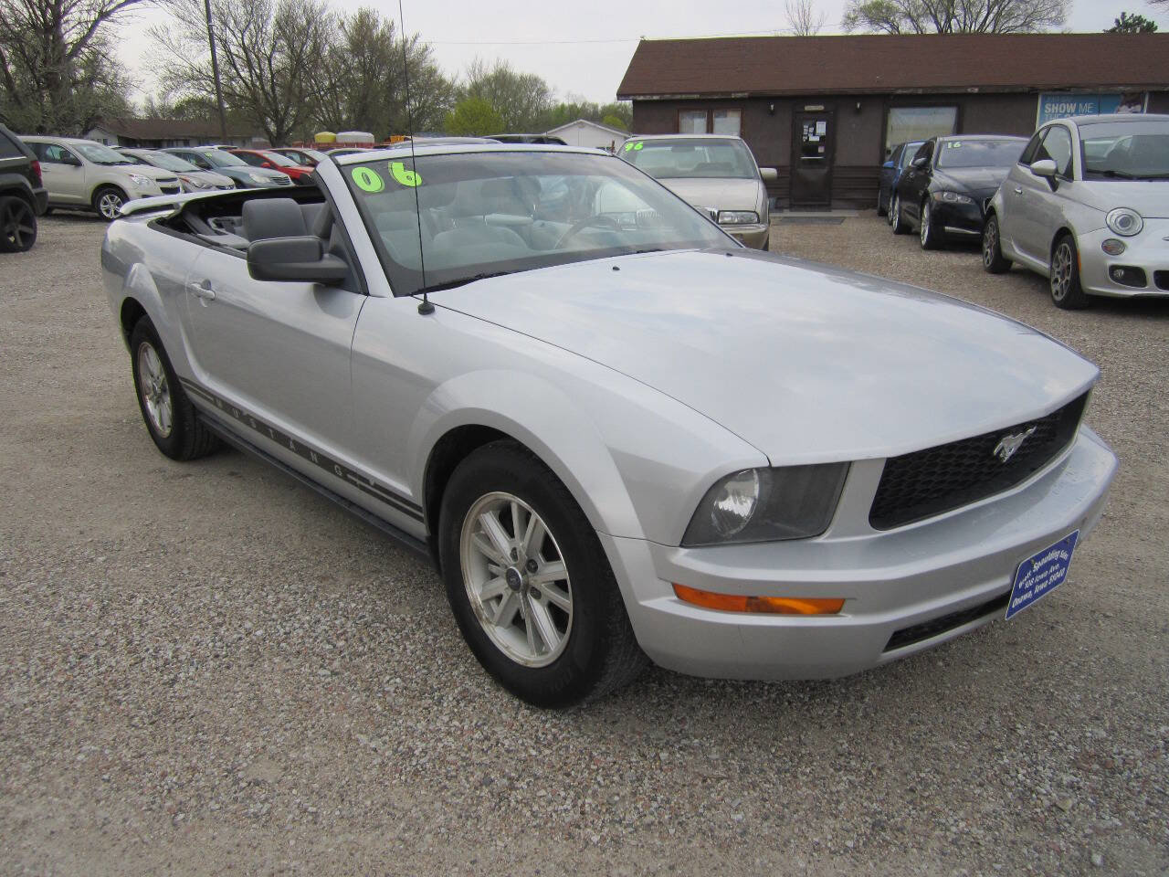 Used 2006 Ford Mustang Convertible image 10