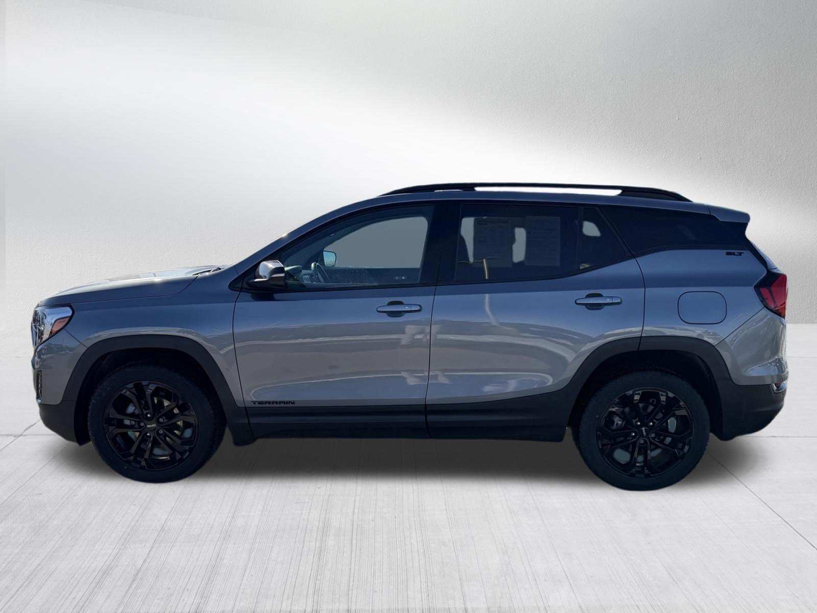 Used 2021 GMC Terrain SLT w/ Infotainment Package II image 4