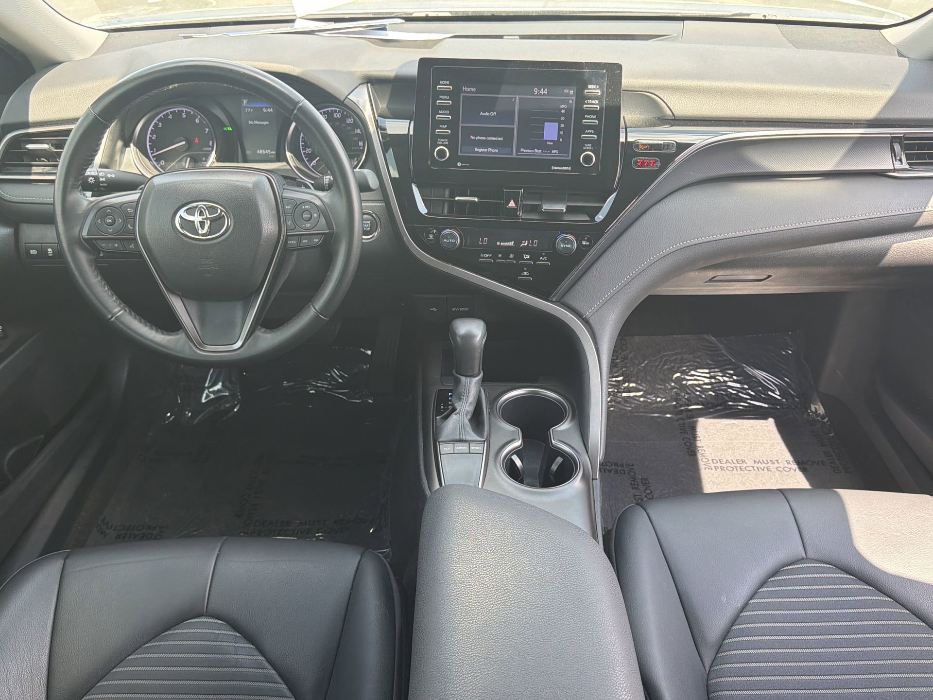 Used 2024 Toyota Camry SE w/ Convenience Package image 2