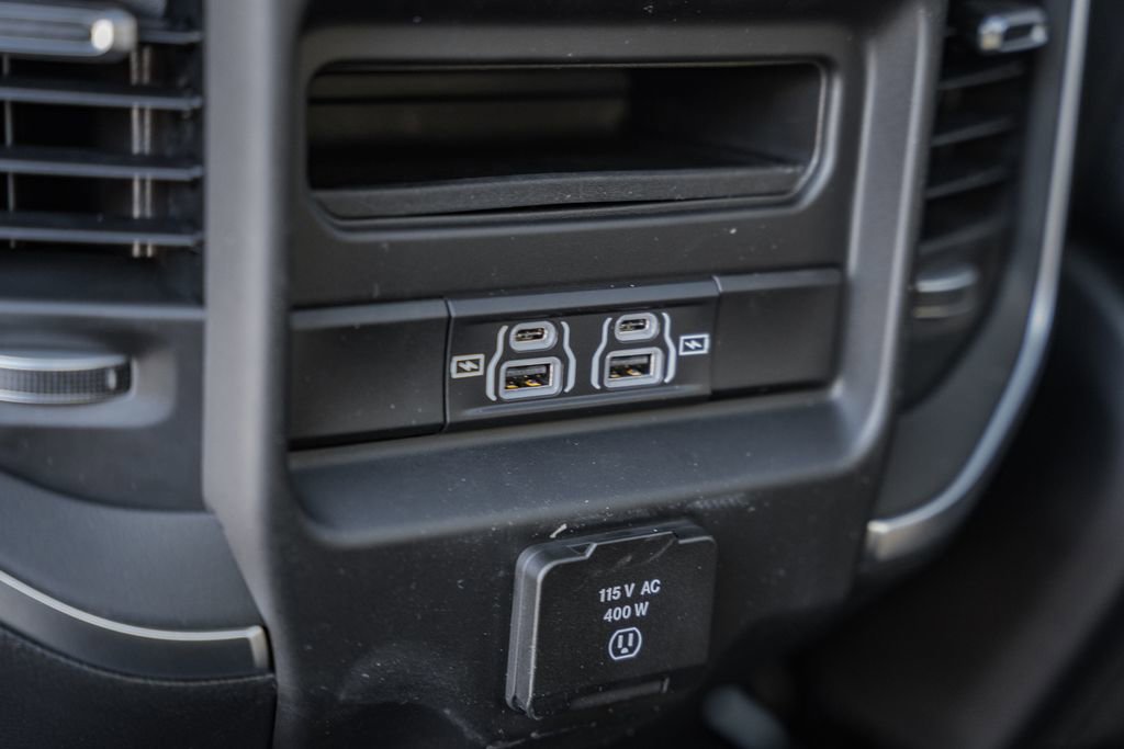 New 2026 RAM 1500 4x4 Crew Cab image 40