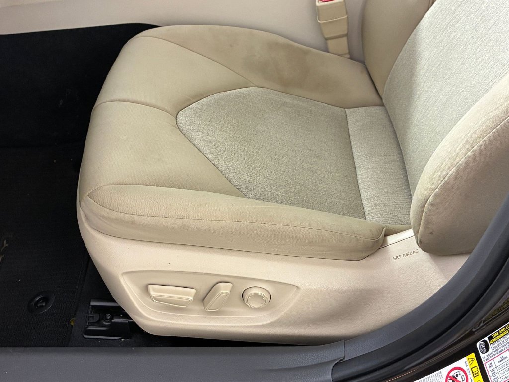 Used 2018 Toyota Camry LE FWD image 16