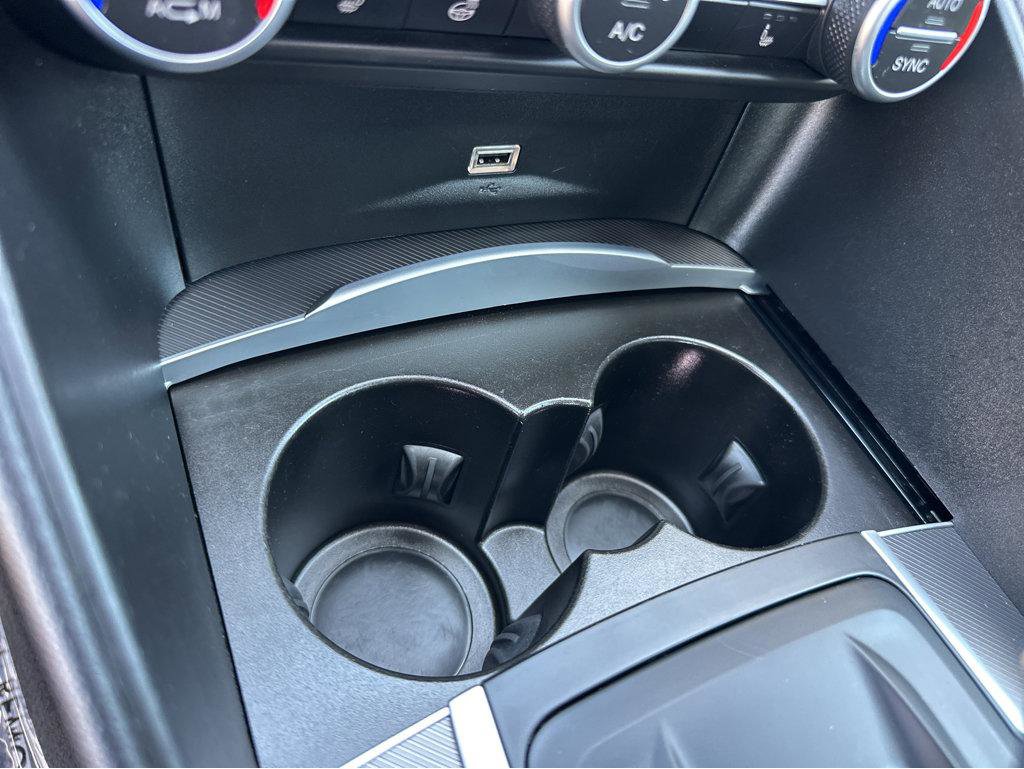 Used 2019 Alfa Romeo Giulia Ti Sport w/ Quick Order Package 22U Sport RWD image 27