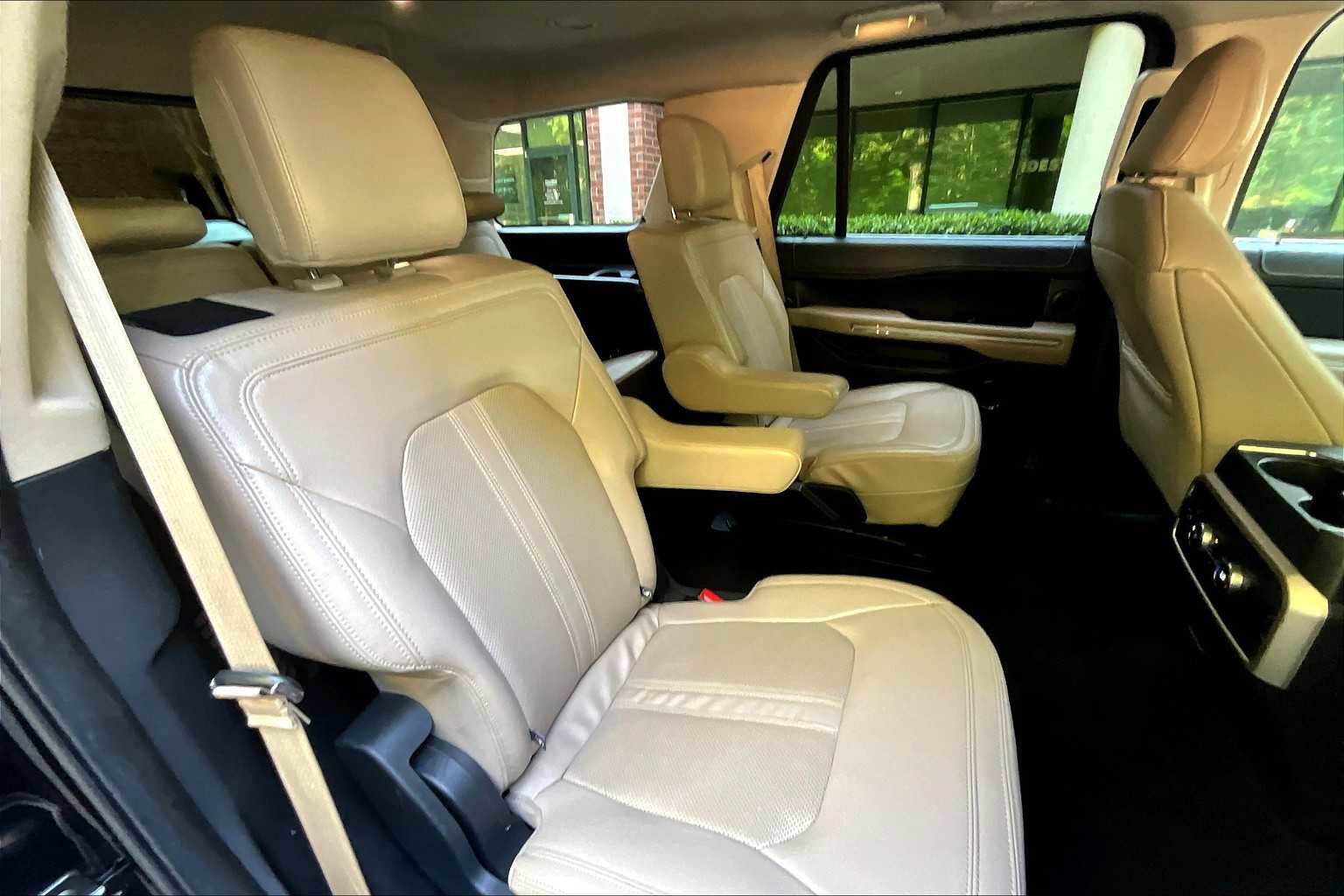 Used 2023 Ford Expedition Limited image 37
