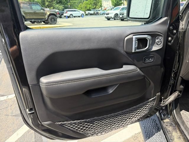 Used 2022 Jeep Wrangler Unlimited Sahara AWD/4WD image 19