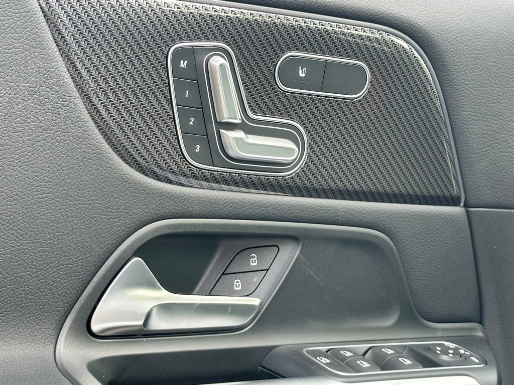 New 2025 Mercedes-Benz GLA 35 AMG 4MATIC image 19